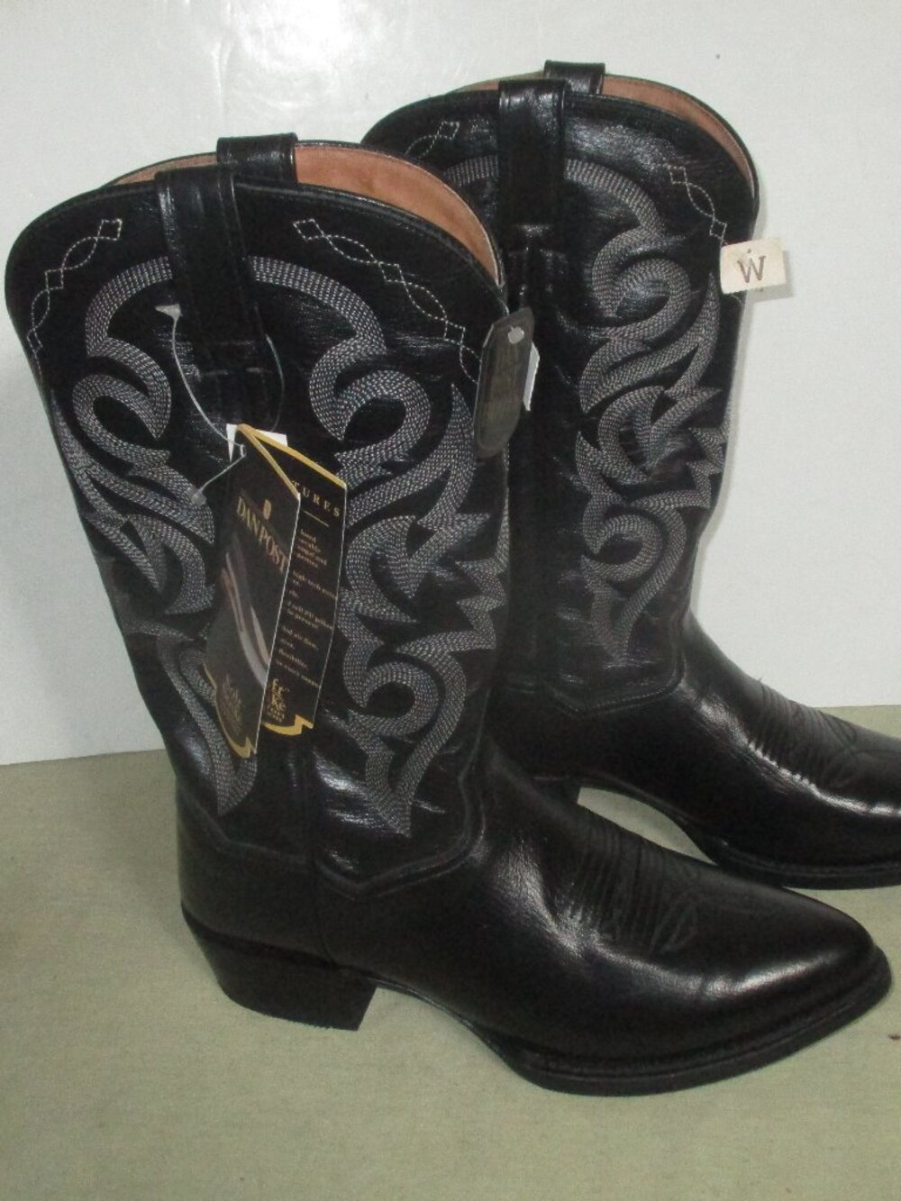 New DAN POST Cowboy Boots. Size 8.5 EE Wide